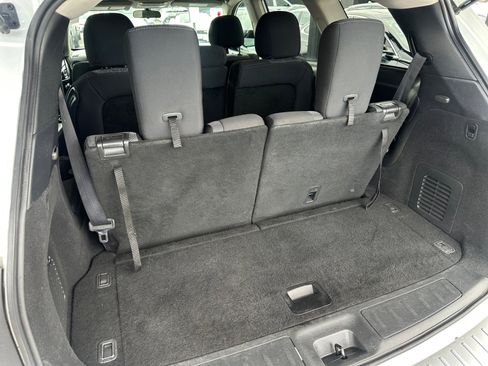 Used 2020 Nissan Pathfinder S image 25