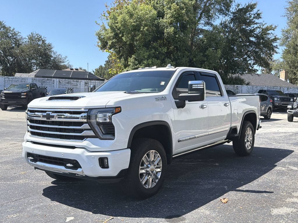 Used 2025 Chevrolet Silverado 3500 High Country w/ Technology Package AWD/4WD image 6