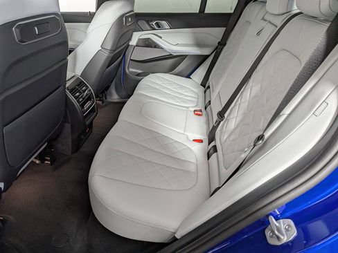 Used 2026 BMW X5 M60i image 47