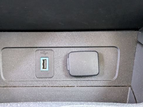 Used 2019 Ford Escape SE image 29