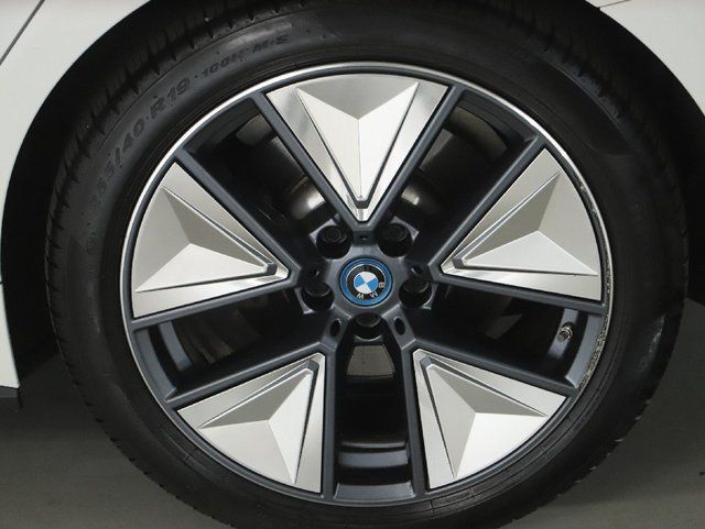 Used 2023 BMW i4 eDrive35 w/ Premium Package RWD image 41