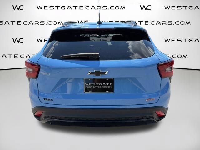 Used 2024 Chevrolet Trax RS w/ Sunroof Package FWD image 8
