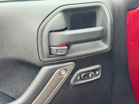 Used 2012 Jeep Wrangler Unlimited Sport AWD/4WD image 22