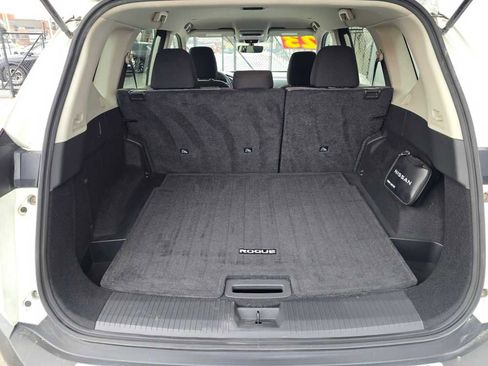 Used 2023 Nissan Rogue SV image 29