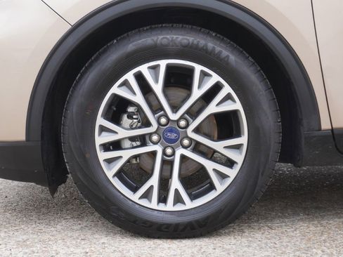 Used 2020 Ford Escape SEL image 5