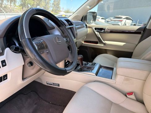Used 2017 Lexus GX 460 Luxury AWD/4WD image 9