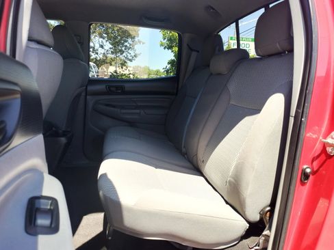 Used 2014 Toyota Tacoma PreRunner w/ SR5 Package RWD image 19