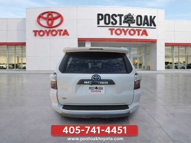 Used 2017 Toyota 4Runner TRD Off-Road Premium AWD/4WD image 6