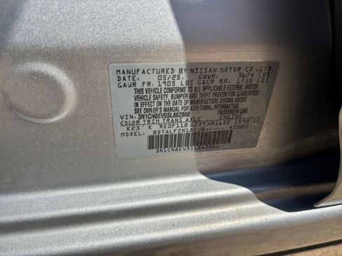 Used 2025 Nissan Versa SV FWD image 22