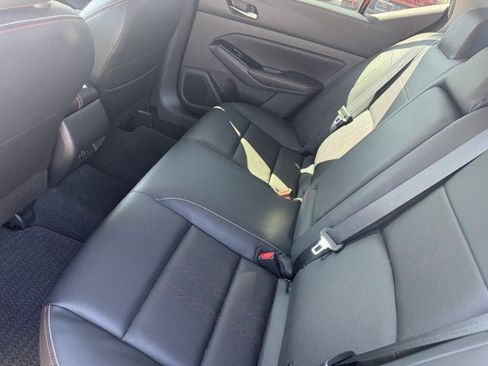 Used 2023 Nissan Altima 2.5 SR w/ SR Premium Package FWD image 12