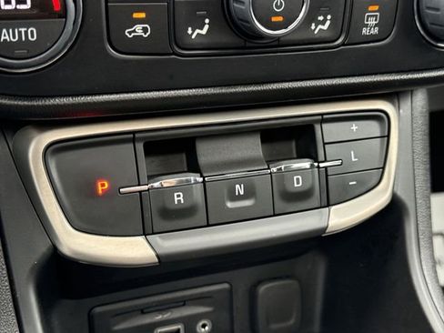 Used 2022 GMC Terrain Denali image 16