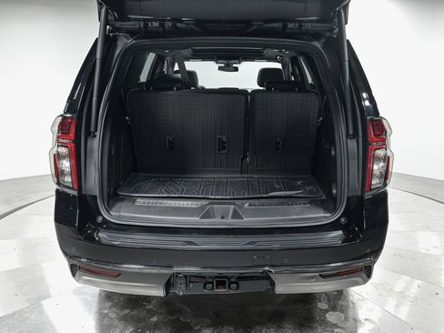 Used 2022 Chevrolet Tahoe Z71 w/ Luxury Package AWD/4WD image 6