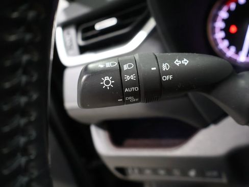 Used 2019 Toyota RAV4 Limited image 34