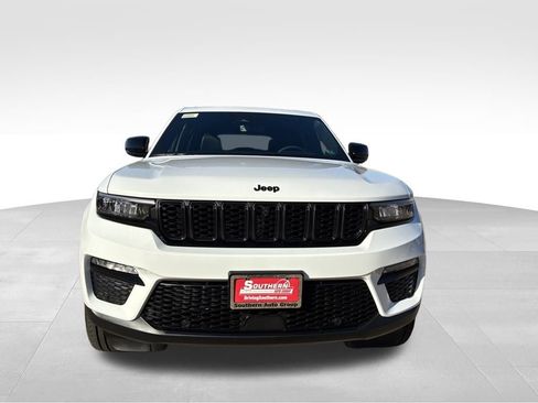 New 2025 Jeep Grand Cherokee Limited w/ Luxury Tech Group II image 9