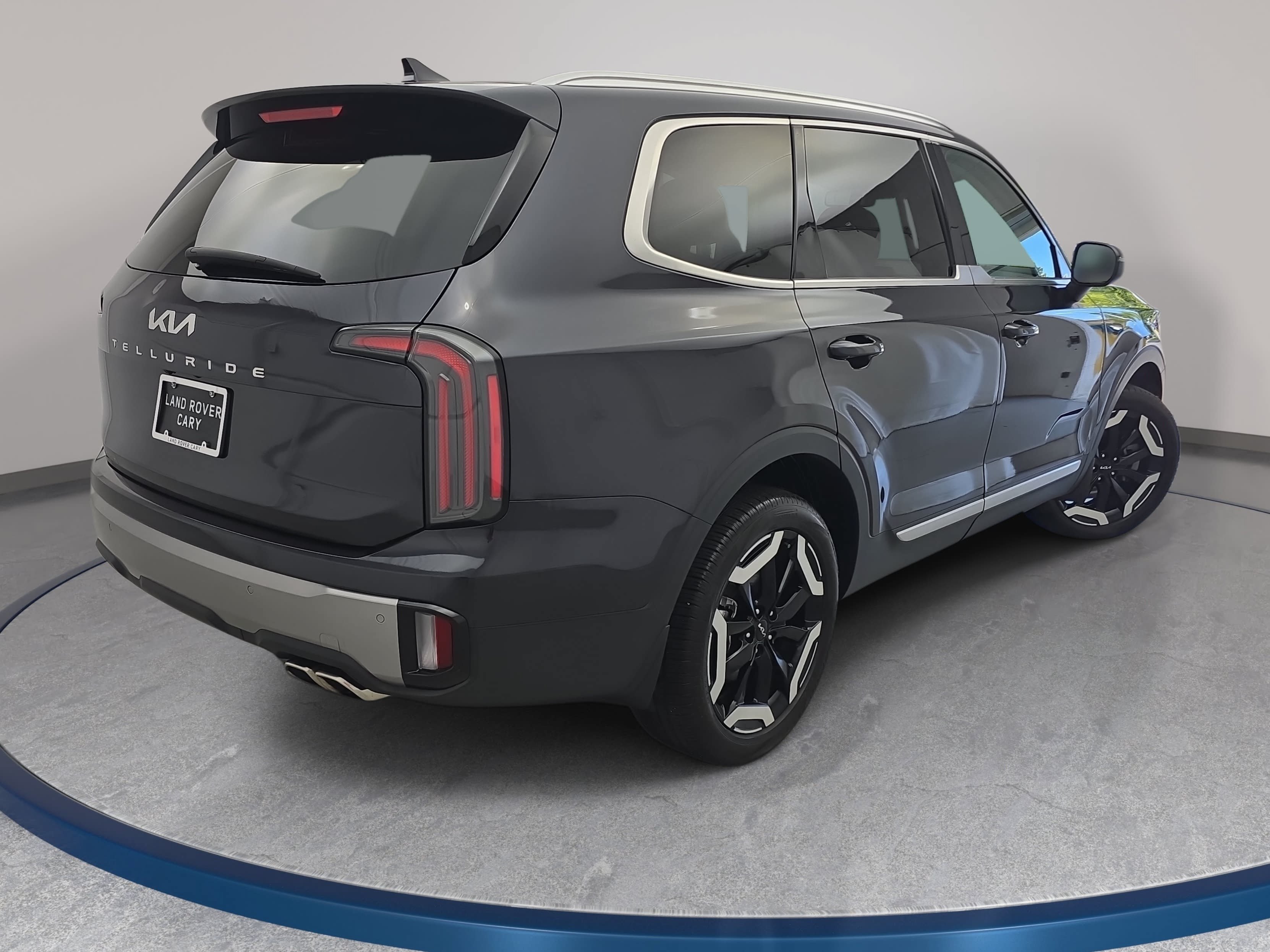 Used 2025 Kia Telluride EX w/ EX Captain's Chair Package FWD image 5