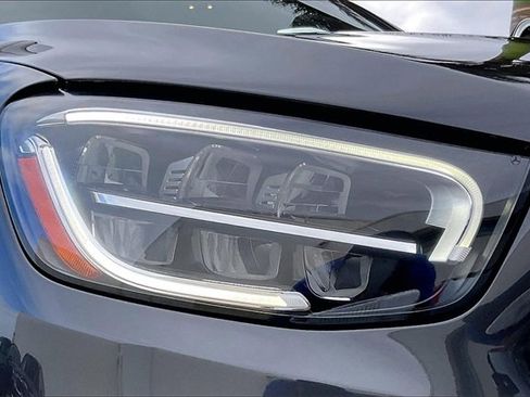 Used 2021 Mercedes-Benz GLC 300 image 25