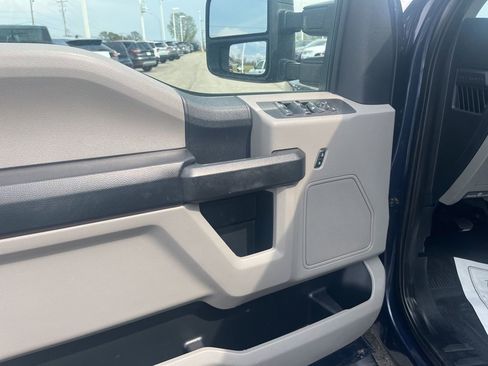 Used 2019 Ford F250 XL w/ Power Equipment Group AWD/4WD image 11