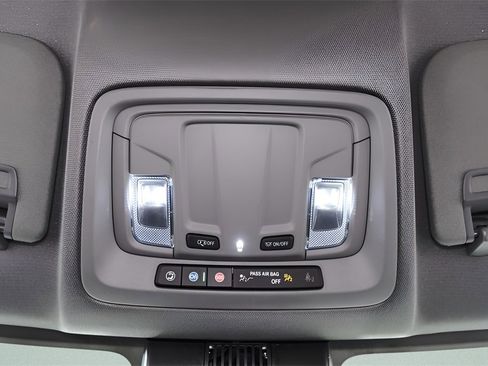 Used 2024 GMC Sierra 2500 SLT w/ SLT Convenience Package image 18