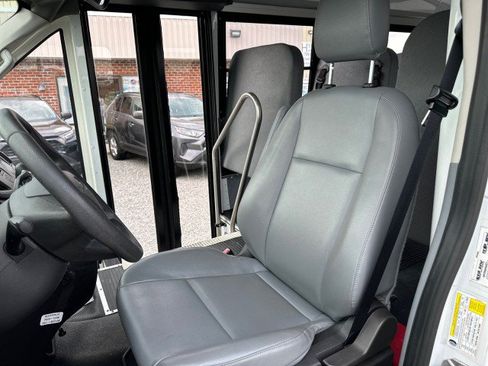 Used 2016 Ford Transit 250 138 RWD image 18