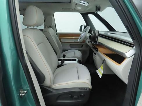 New 2025 Volkswagen ID. Buzz Pro S Plus image 21