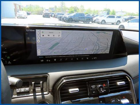 Used 2025 Nissan Armada PRO-4X AWD/4WD image 21