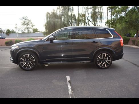 Used 2021 Volvo XC90 T6 Momentum w/ Advanced Package AWD/4WD image 4