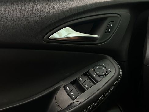 Used 2025 Buick Encore GX Preferred image 19