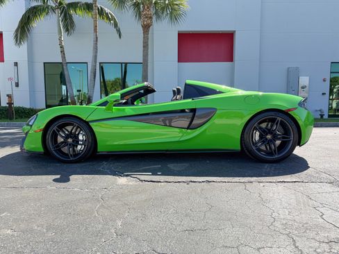 Used 2018 McLaren 570S Spider image 8