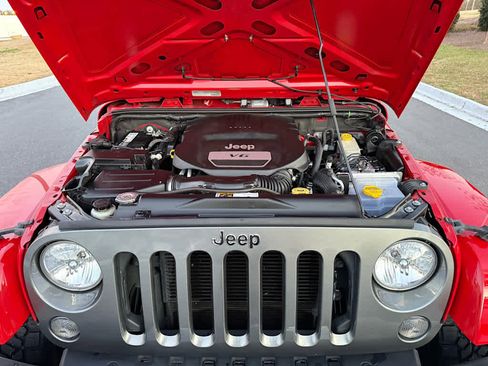 Used 2014 Jeep Wrangler Freedom Edition image 26