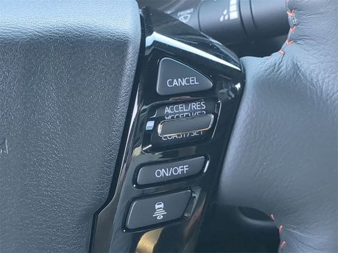 Used 2025 Nissan Frontier PRO-4X w/ Pro Premium Package image 28