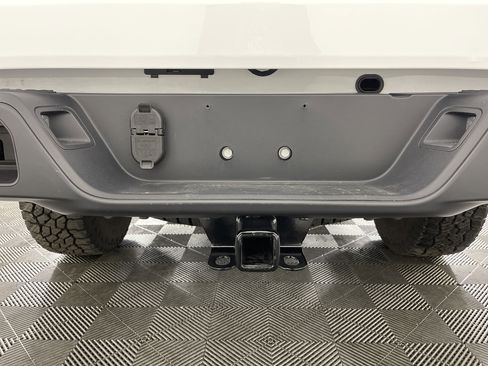 Used 2024 Jeep Gladiator Mojave w/ Convenience Group image 6