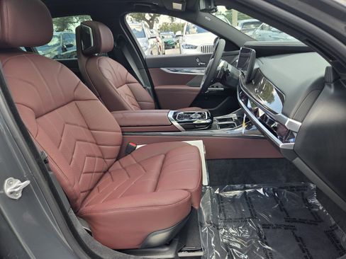 New 2026 BMW 750e xDrive w/ Premium Package AWD/4WD image 17