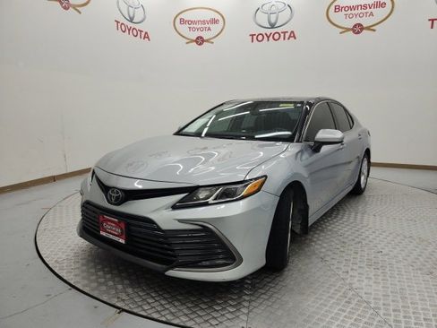 Used 2023 Toyota Camry LE image 2