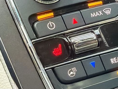 Used 2018 Lincoln Continental Select w/ Continental Climate Package image 20