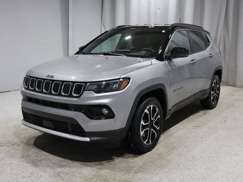 Used 2024 Jeep Compass Limited image 5