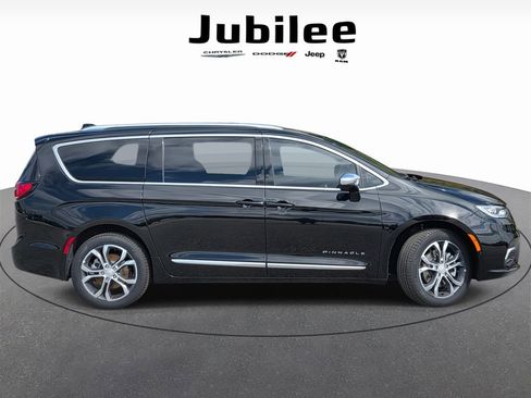 New 2026 Chrysler Pacifica Pinnacle w/ Trailer Tow Group image 48