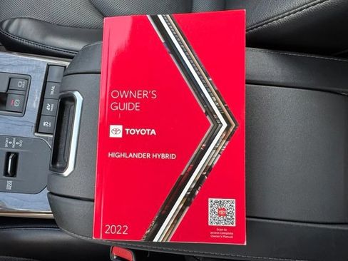 Used 2022 Toyota Highlander Limited AWD/4WD image 23