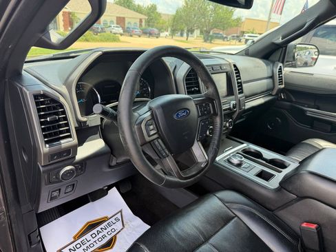 Used 2019 Ford Expedition XLT RWD image 16