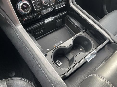 Used 2023 GMC Yukon XL Denali w/ Denali Reserve Package image 19