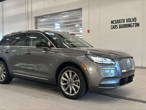 Used 2021 Lincoln Corsair AWD w/ Premium Package image 3