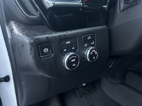 Used 2022 GMC Sierra 1500 SLE image 21