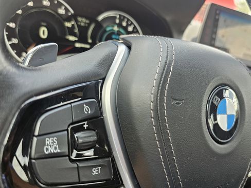 Used 2018 BMW 530e w/ Premium Package 2 image 46