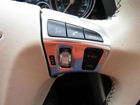 Used 2017 Bentley Flying Spur V8 image 16