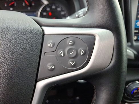 Used 2024 GMC Terrain SLT image 21