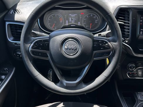 Used 2019 Jeep Cherokee Latitude w/ Popular Appearance Group FWD image 14