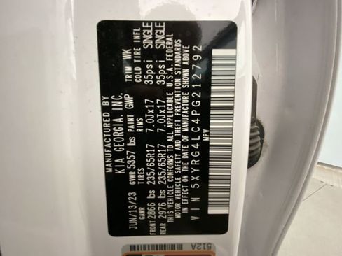 Used 2023 Kia Sorento LX image 27