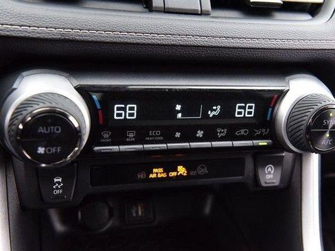 Used 2025 Toyota RAV4 XLE image 15