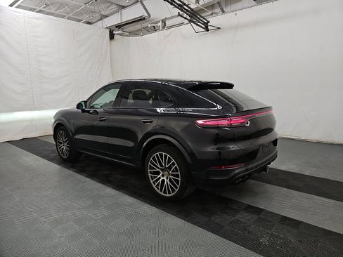 Used 2022 Porsche Cayenne S AWD/4WD image 10