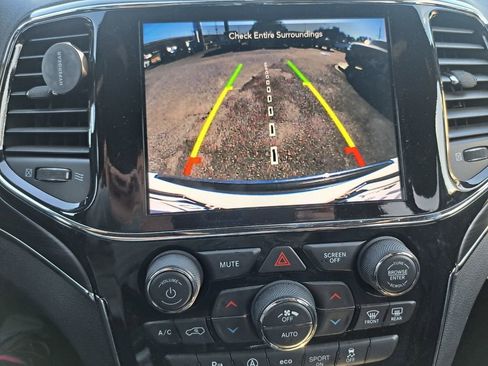 Used 2022 Jeep Grand Cherokee Limited image 12