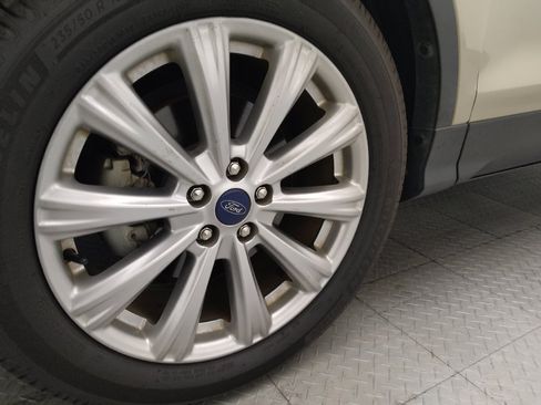 Used 2017 Ford Escape Titanium FWD image 31